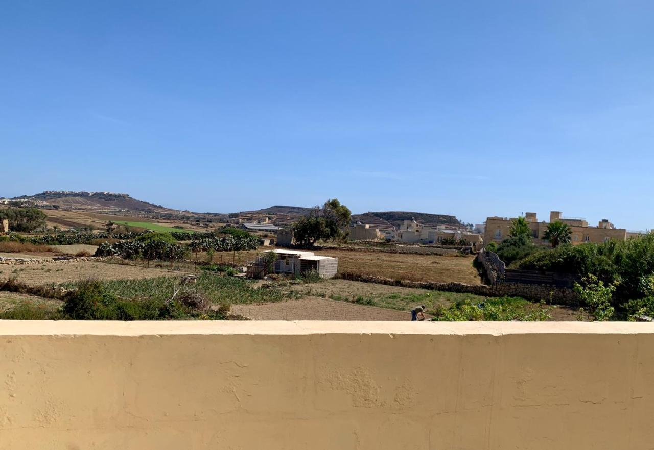 Village Apartment *